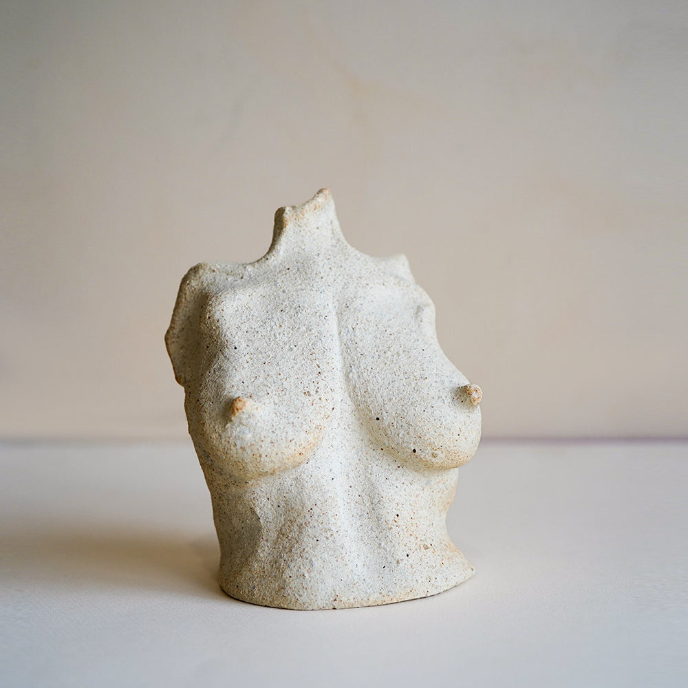Petite Minimal Bud Vase RM-MINI-1 bud vase in speckled cream ceramic, sculptural minimalist silhouette.