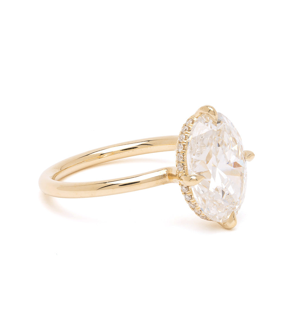 Billie by Sofia Kaman engagement ring in yellow gold with round clear diamond center and halo details