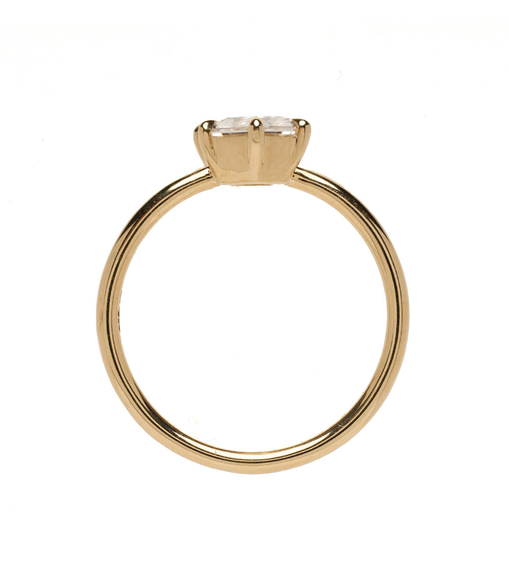 Kate SK-R31-LGD-NS-SC-HEX-1.52 engagement ring in gold with clear square-cut center stone