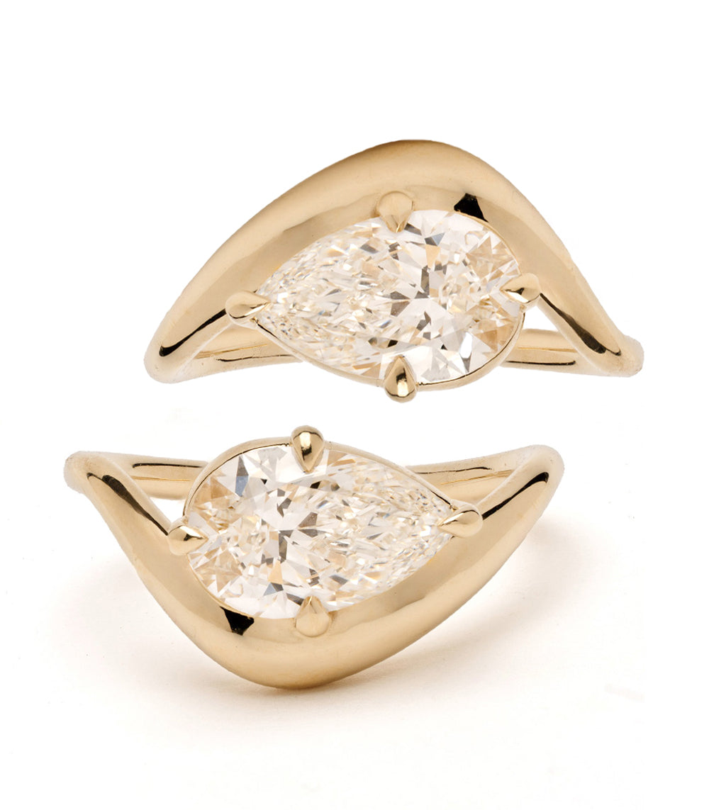 Melt Pinky Duo SK-R122-DUO two-stone rings in rose gold with pear-shaped diamond-look stones on a white background