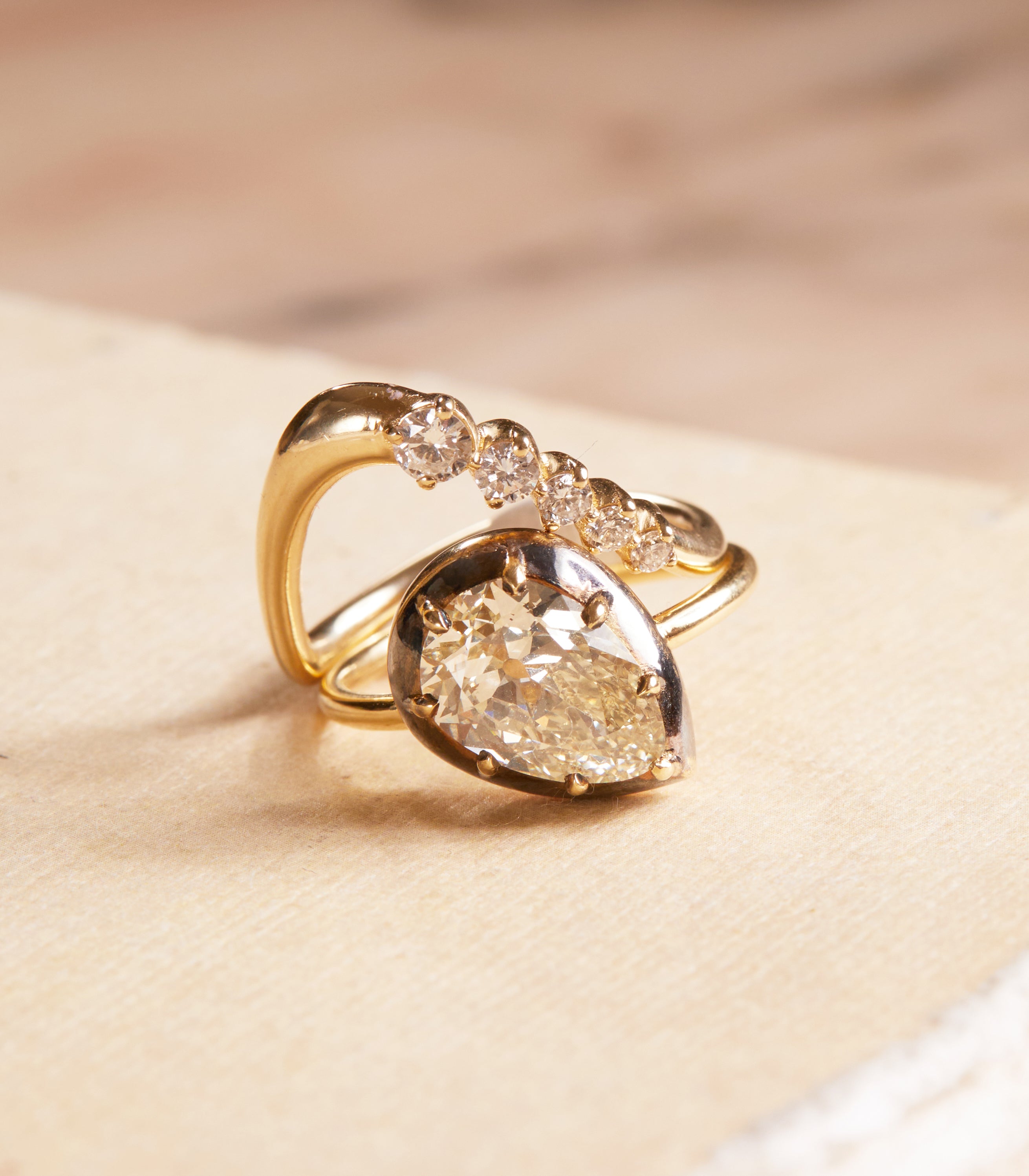 Cora KM-R3 unique engagement ring gold with understated sparkle, 3 stone engagement ring setting