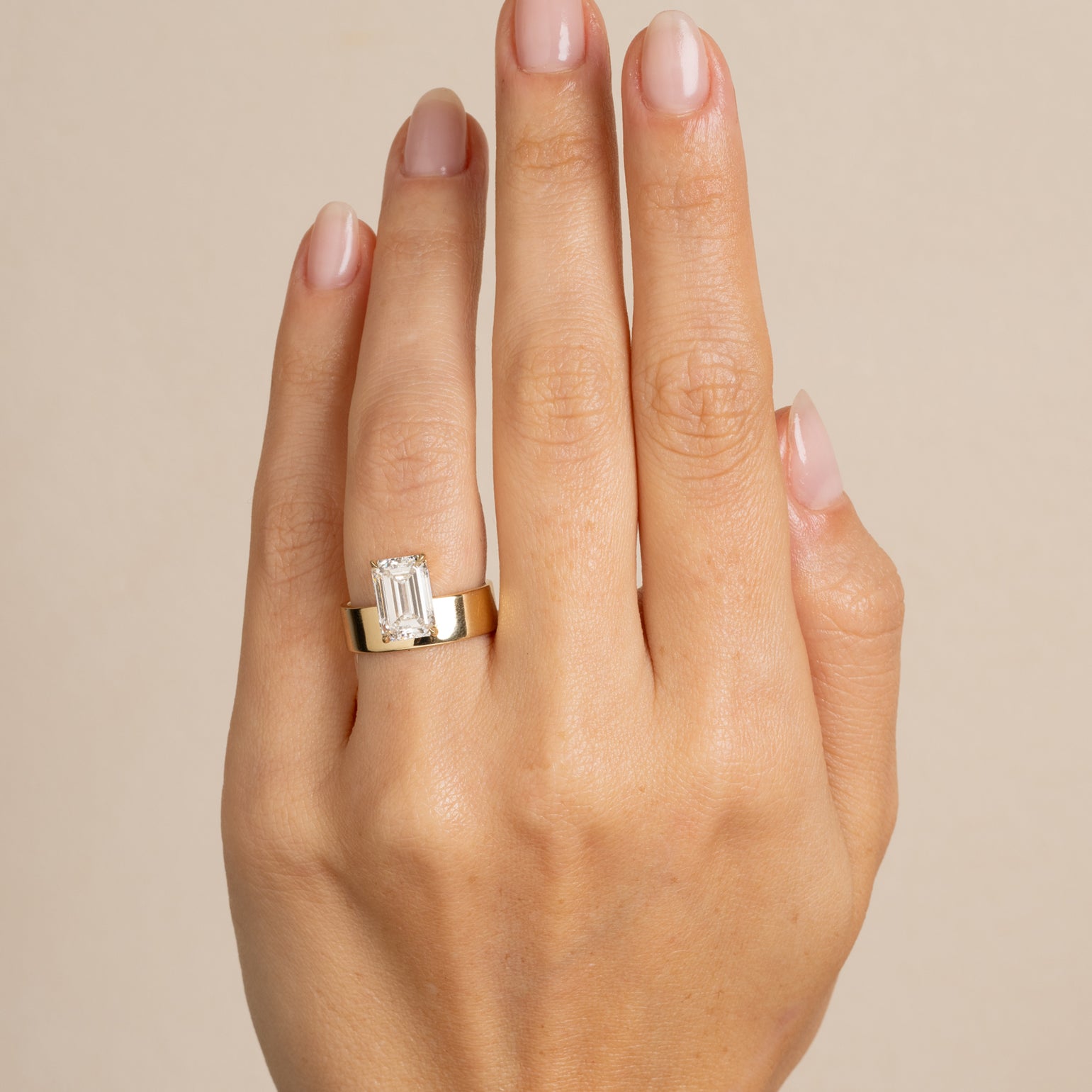 Ashton SK-R118-LGD-EC-WD-3.10 engagement ring in yellow gold with rectangular center diamond