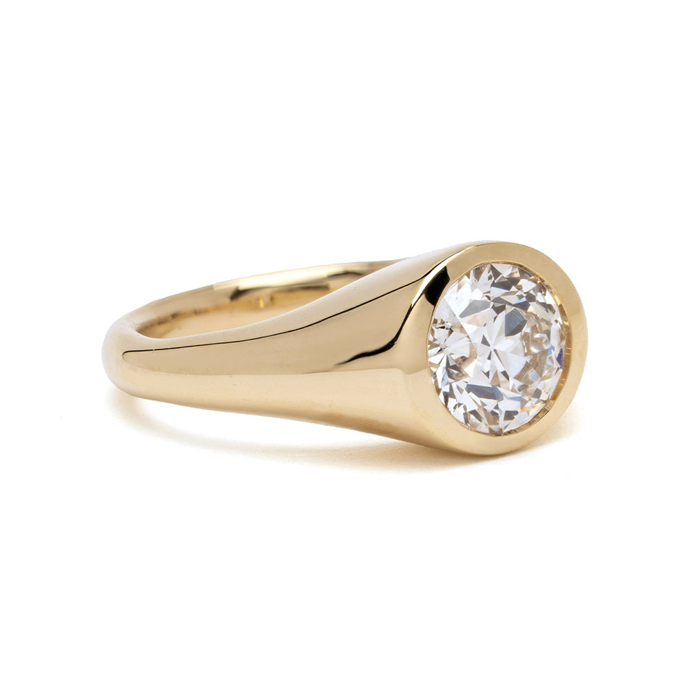 Isolde Pinky by Sofia Kaman 14K yellow gold diamond ring, shiny setting with round stone