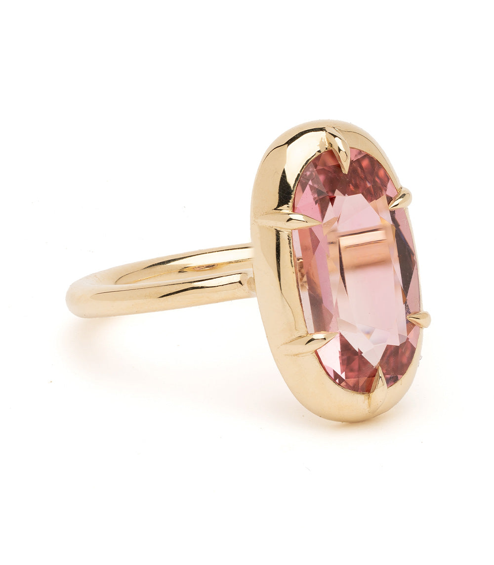 Cora by Sofia Kaman gold ring with oval pink gemstone, polished prongs