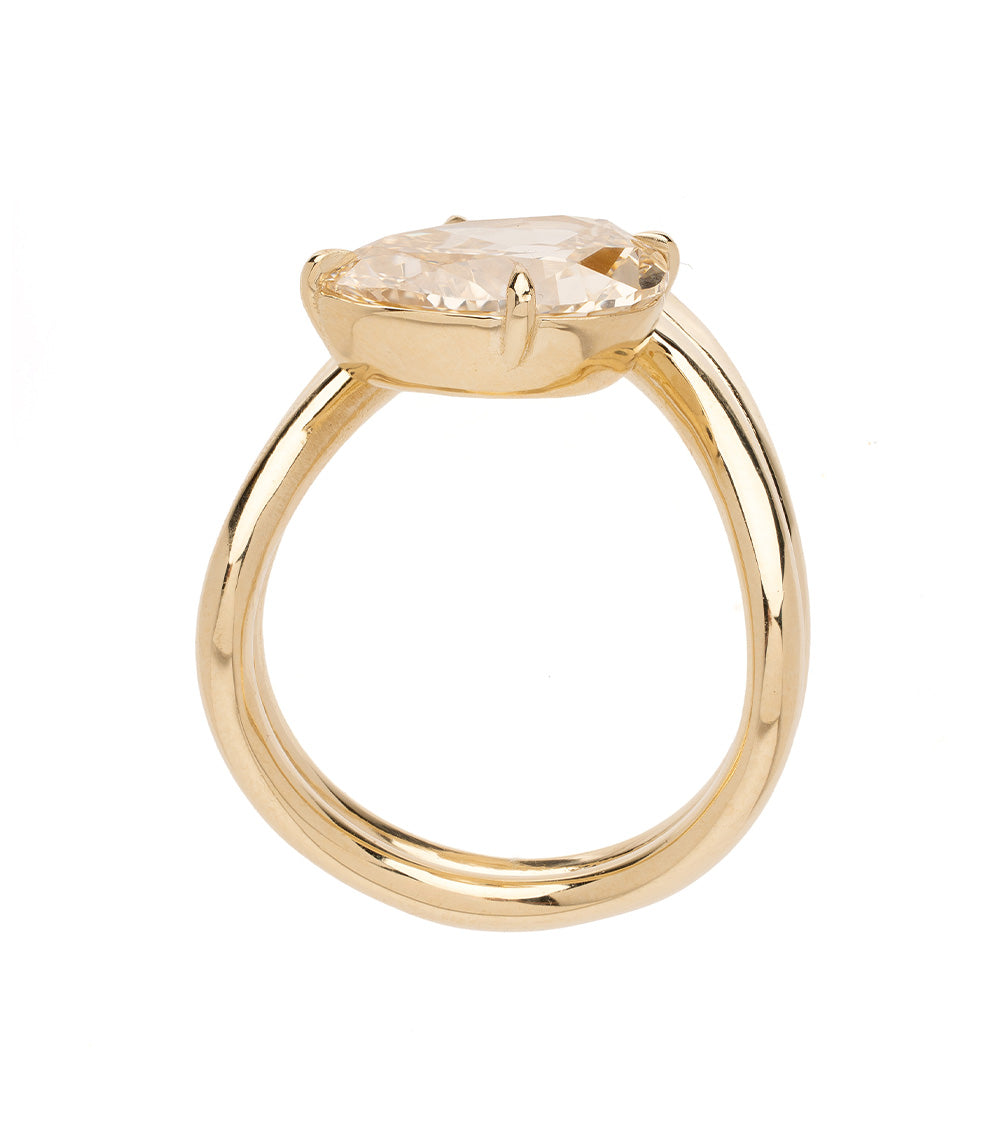 Double Melt Solitaire by Sofia Kaman unique engagement ring in gold with oval solitaire stone setting