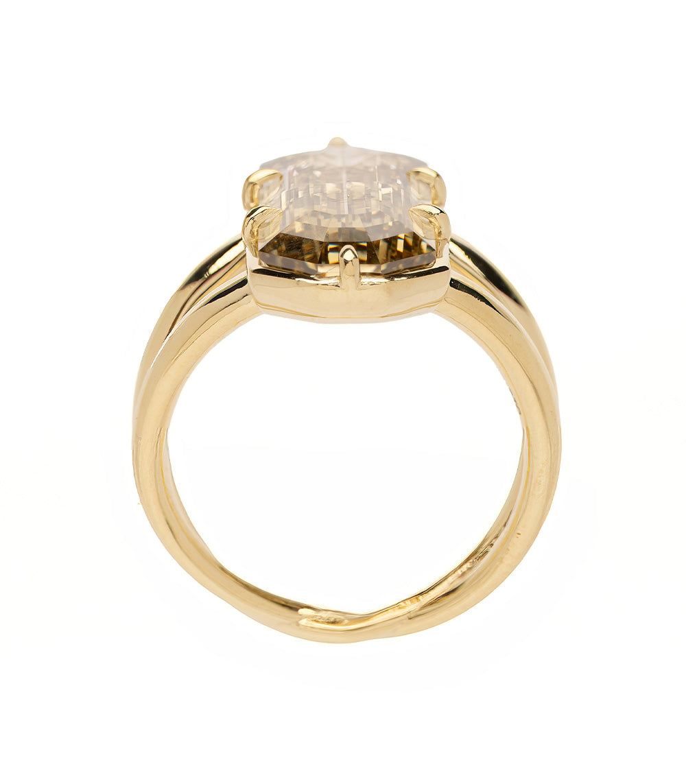 Gemma by Sofia Kaman understated engagement ring in yellow gold with a large clear center stone