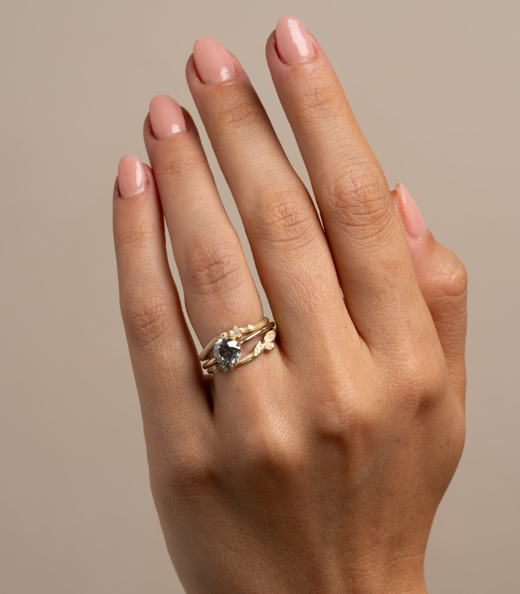 Twig Nesting Band ES-R38 ring in 14k yellow gold with shiny twig-inspired nesting design