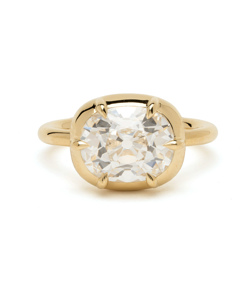 Cora by Sofia Kaman unique engagement ring in yellow gold with round solitaire diamond sparkle