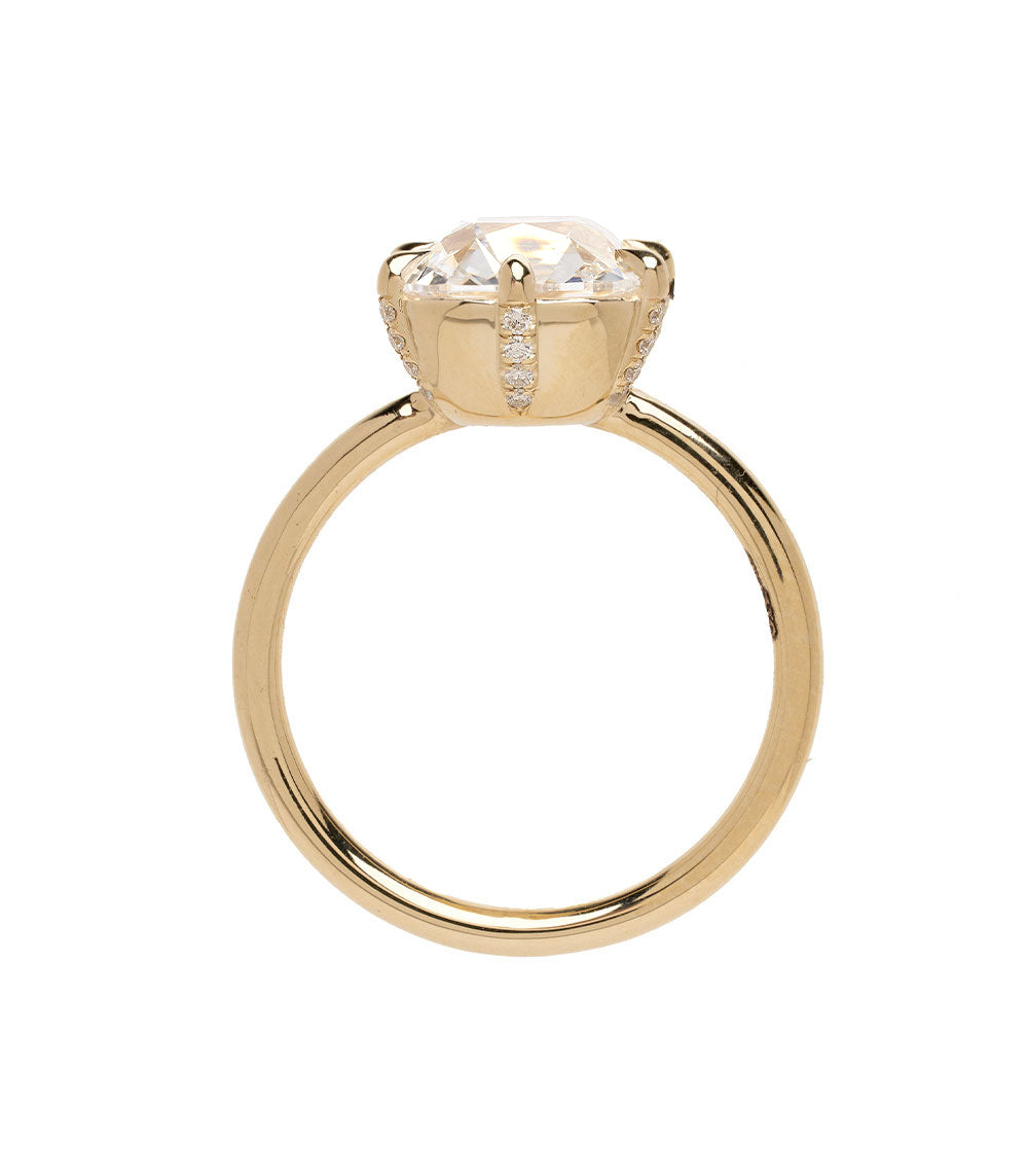 Ella Sofia Kaman engagement ring in yellow gold with cushion-cut center stone setting