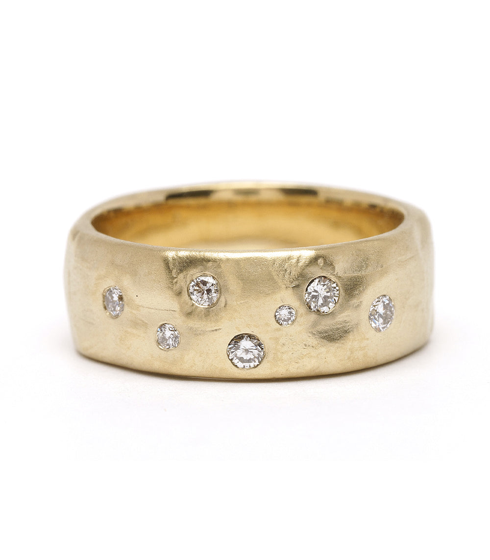 Call Me a Dreamer GN-R2 ring in gold with understated round stones, matte band and shiny settings
