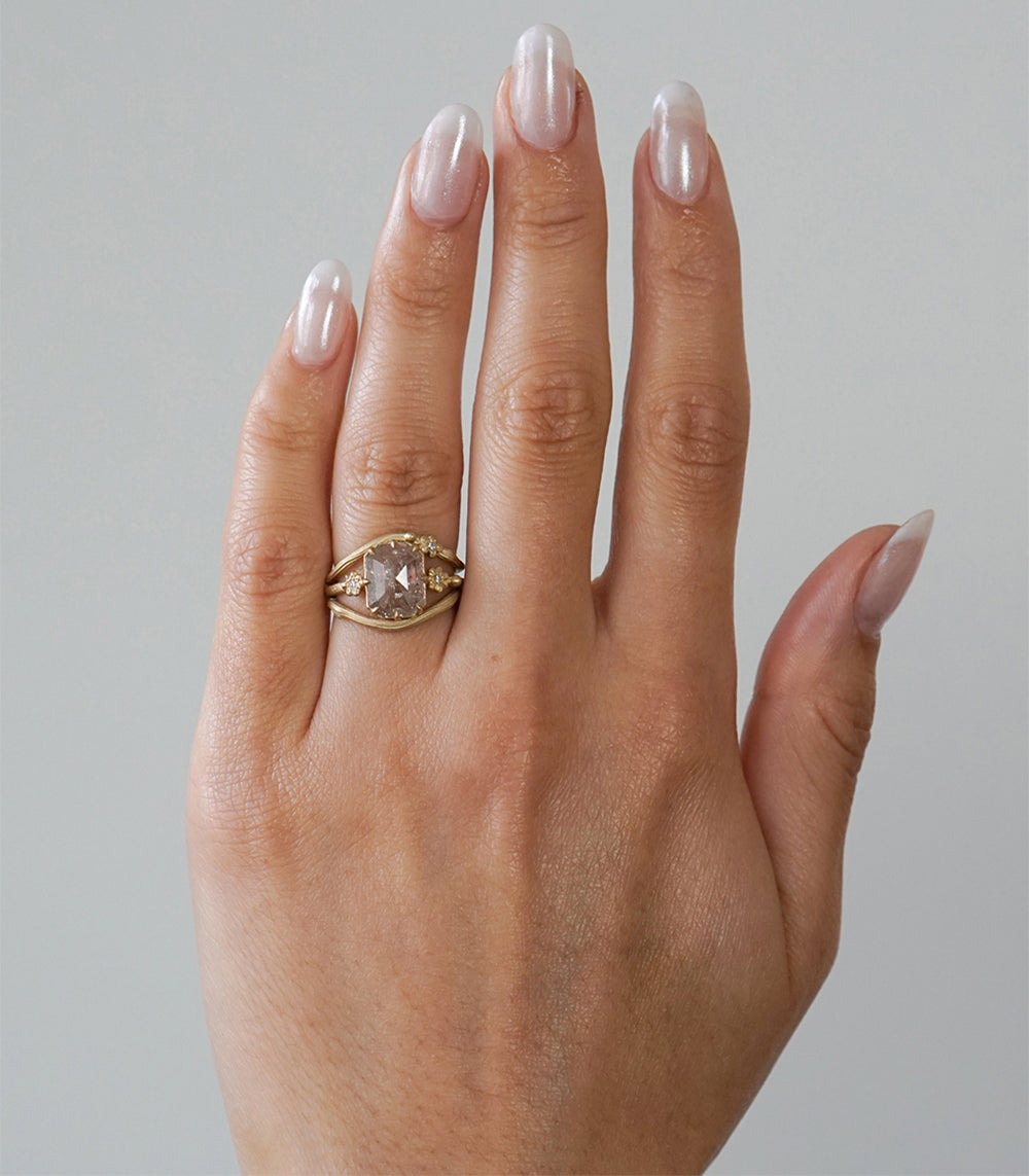 Twig Nesting Band ES-R37 14K yellow gold ring with shiny finish and round center stone