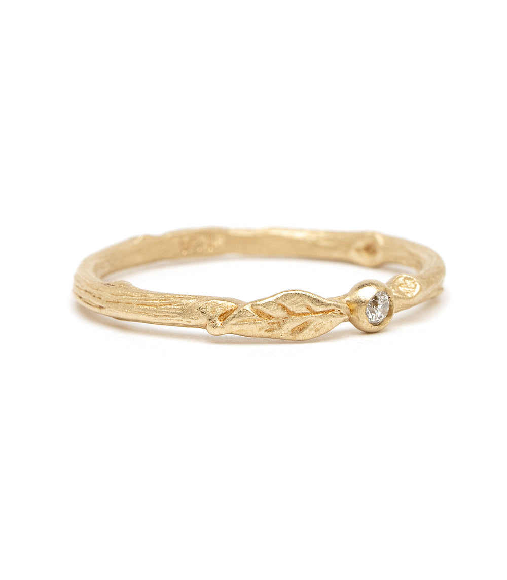 Single Leaf ES-R35-D ring in 14K yellow gold with leaf design and shiny diamond accent