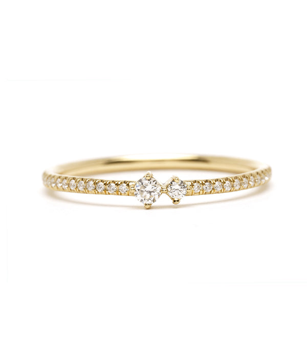 Confetti Band EB-R13 ring in 14K yellow gold with pavé sparkle and central round diamond-like stone
