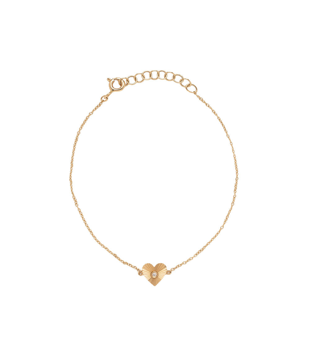 Everyday Gold Bracelet Sofia Kaman: delicate gold bracelet with heart-shaped shell charm and small round gemstone.