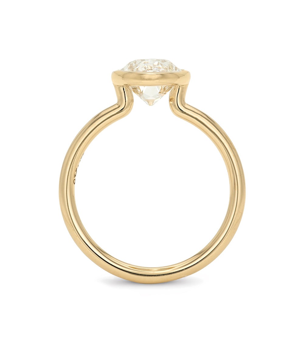 Billie Bezel Sofia Kaman diamond ring in yellow gold with bezel-set sparkling stone