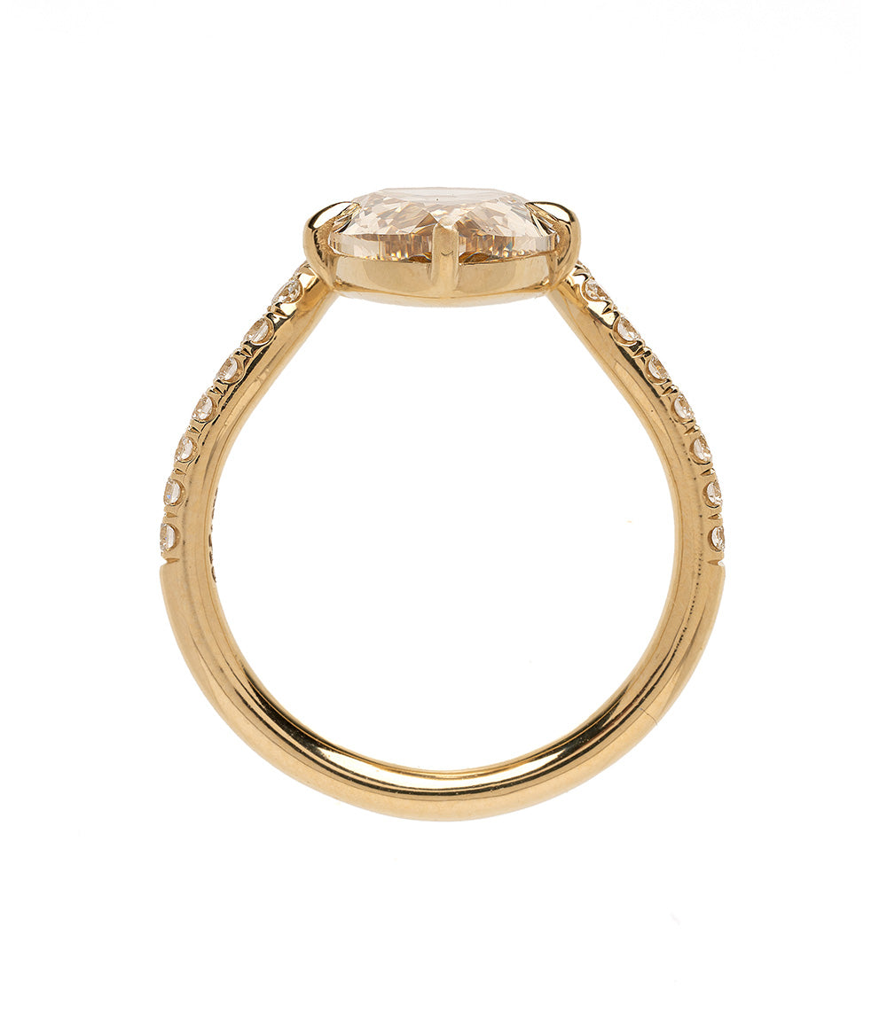 Aura SK-R120-CD-PS-3.01 gold engagement ring with understated setting and unique engagement ring sparkle