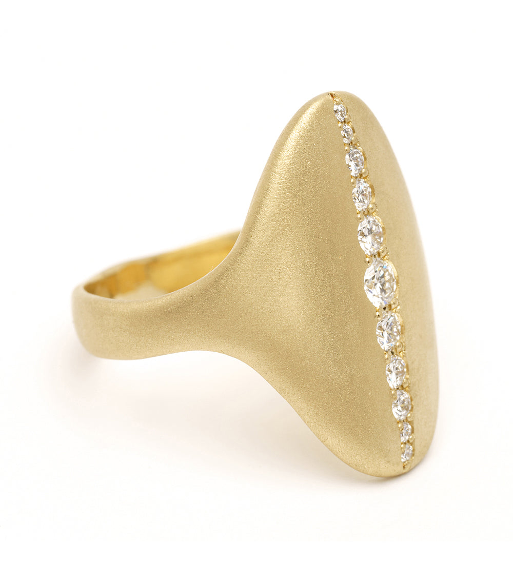 Shield Ring P-R7-D in 14K yellow gold with a shiny finish and faceted stones in a modern shield profile