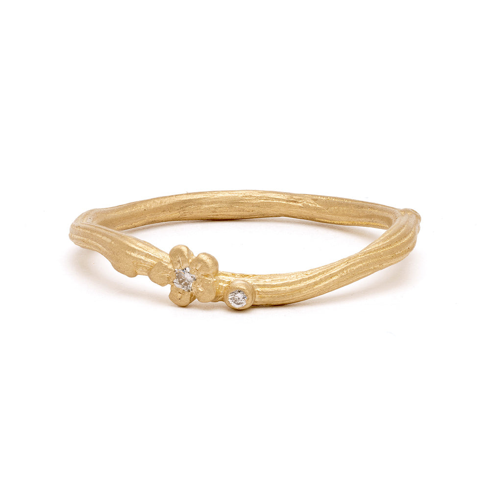 Twig Nesting Band ES-R38 14K yellow gold nesting band with shiny twig nest design and three small round stones