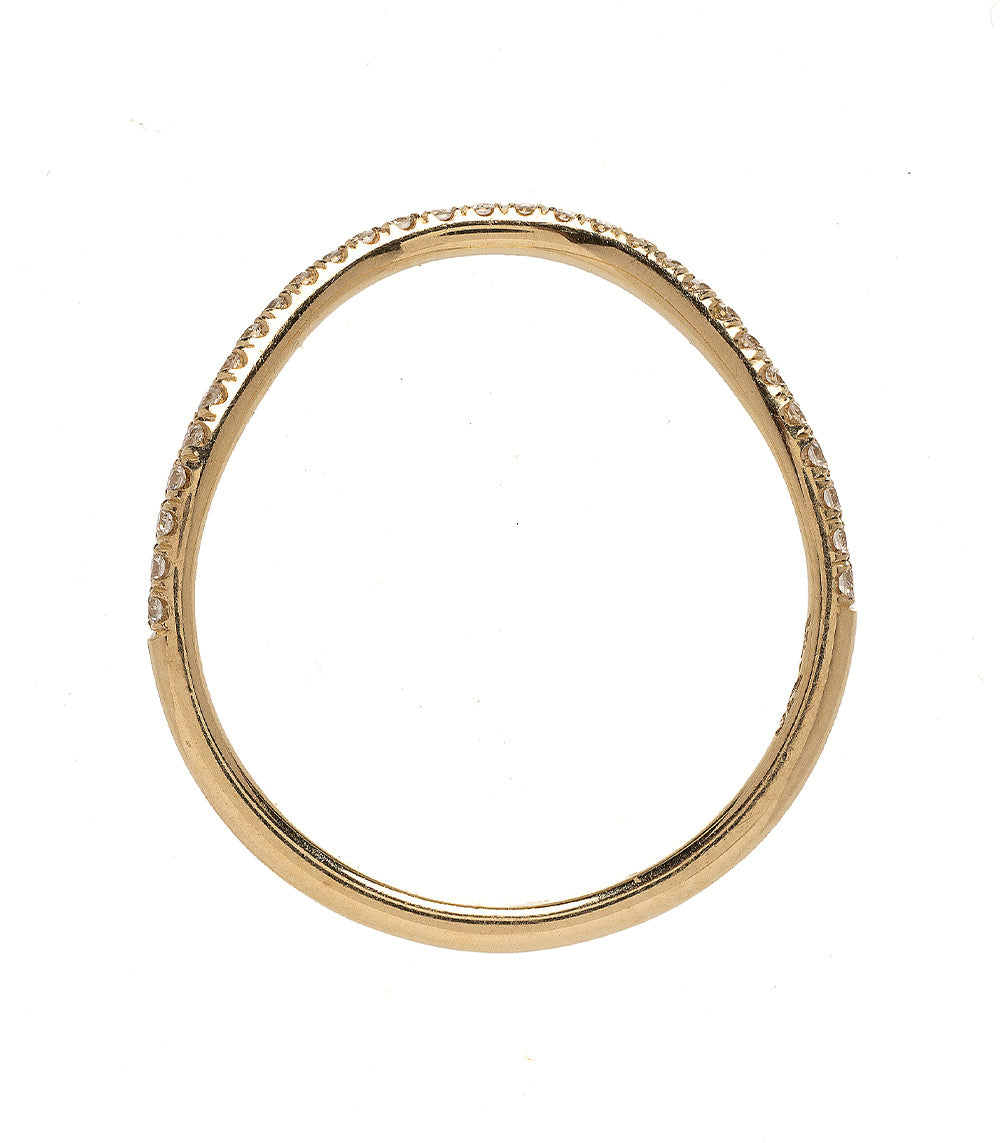Beau Band A-R41-Demi ring in 14K yellow gold with pavé stones around the top edge