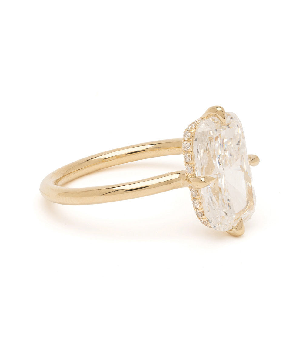 Billie by Sofia Kaman gold engagement ring with oval-cut diamond cluster bezel setting