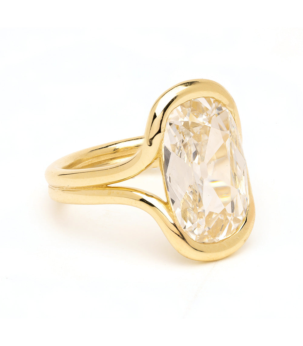 Onda SK-R114-LGD-FC-WD-4.03 gold engagement ring with large clear diamond oval setting