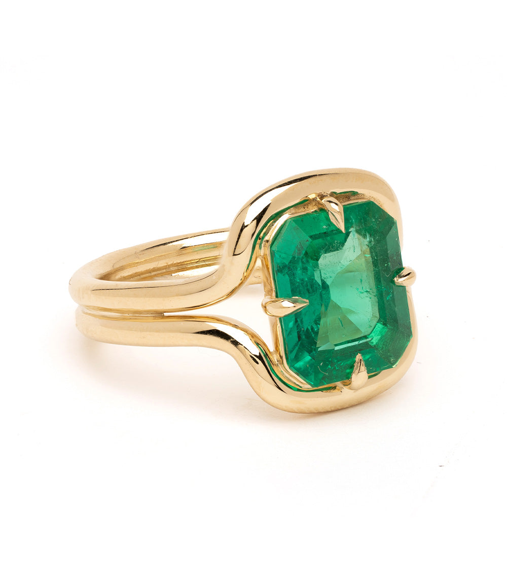 Onda by SK-R114-EM-EC-2.38 understated gold engagement ring with green gemstone center