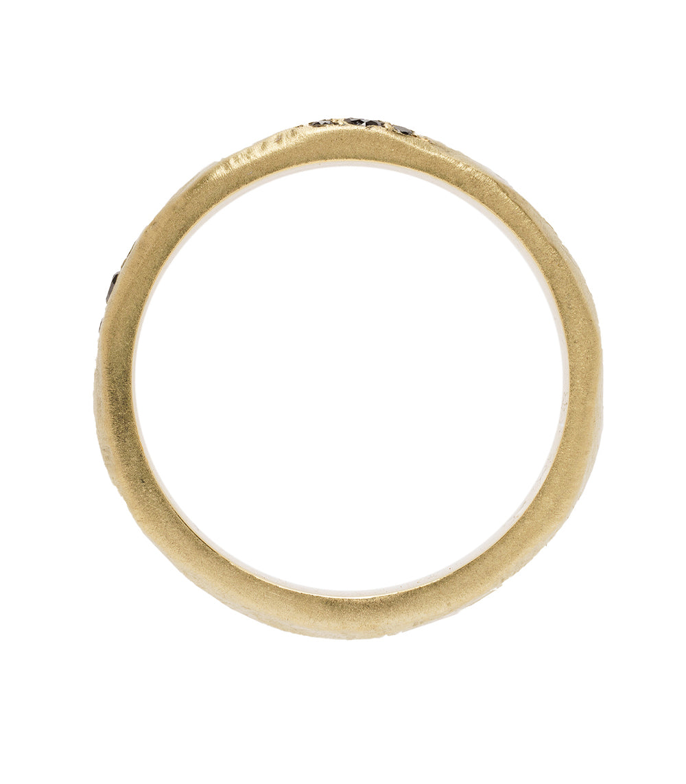 Dark and Mysterious GN-R1 band ring in shiny gold with matte dark accents along the top edge