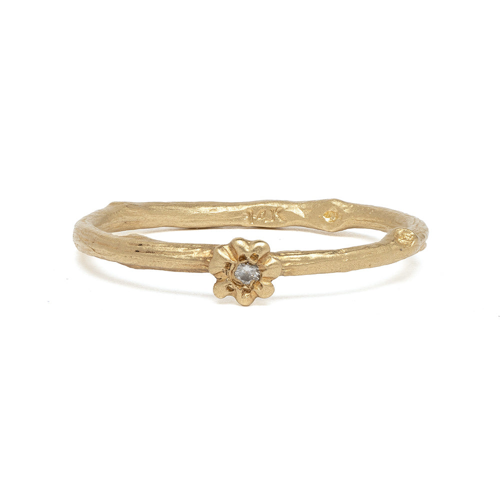 Twig Band ES-R2 twig ring band in 14K yellow gold with a small diamond flower setting
