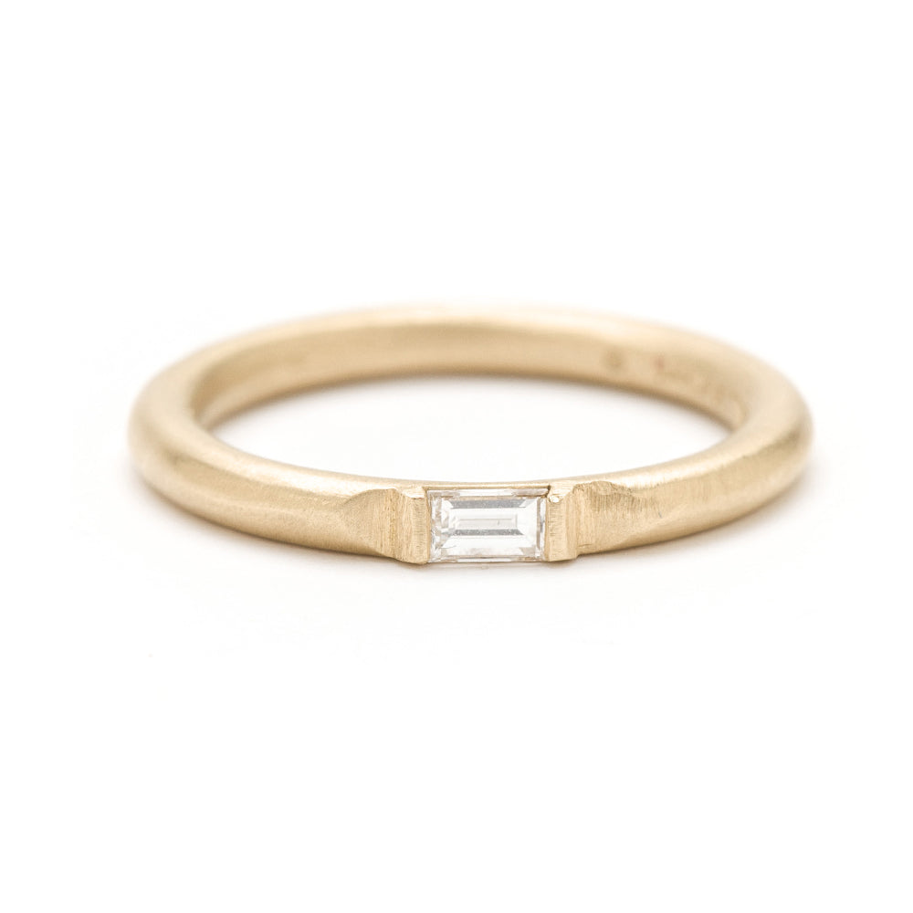 Wire Band R-R7 wire band in 14K yellow gold with a rectangular stone center — shiny finish