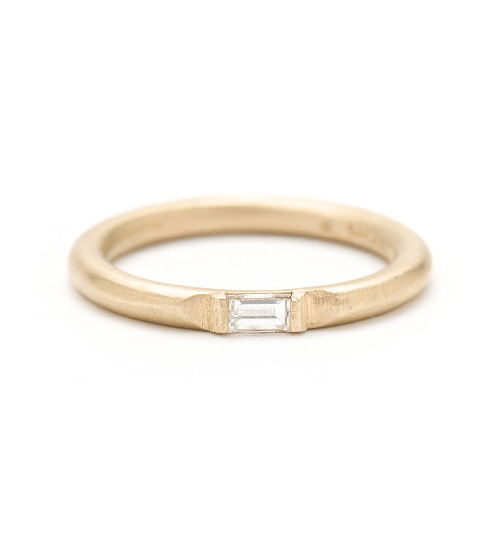 Wire Band R-R7 wire band in 14K yellow gold with a rectangular stone center — shiny finish