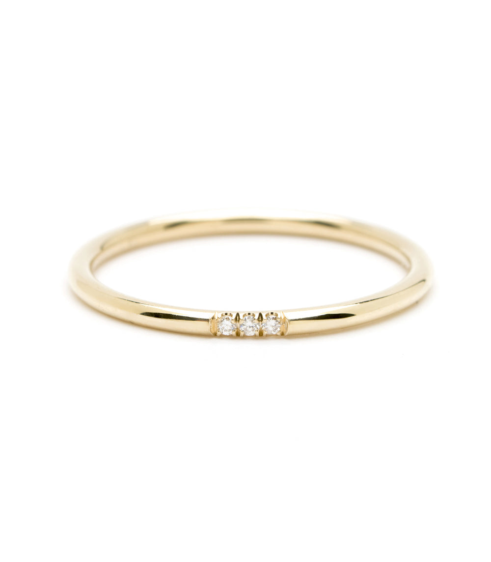 Classic Wire Band A-R28 three-stone wire band in 14K yellow gold with shiny polished finish