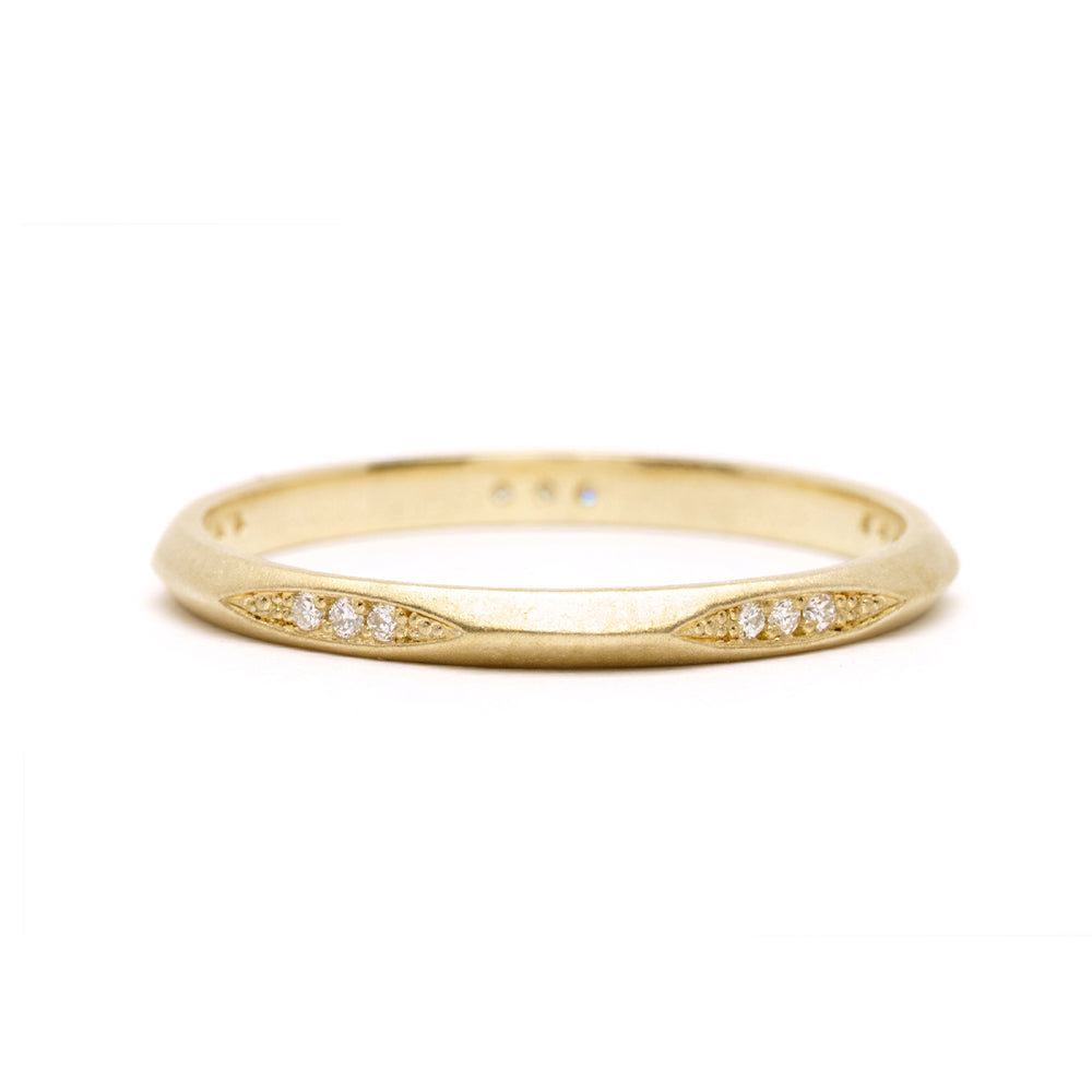 Evangeline SK-R92-B understated 14K yellow gold diamond band with V-shaped pavé accents