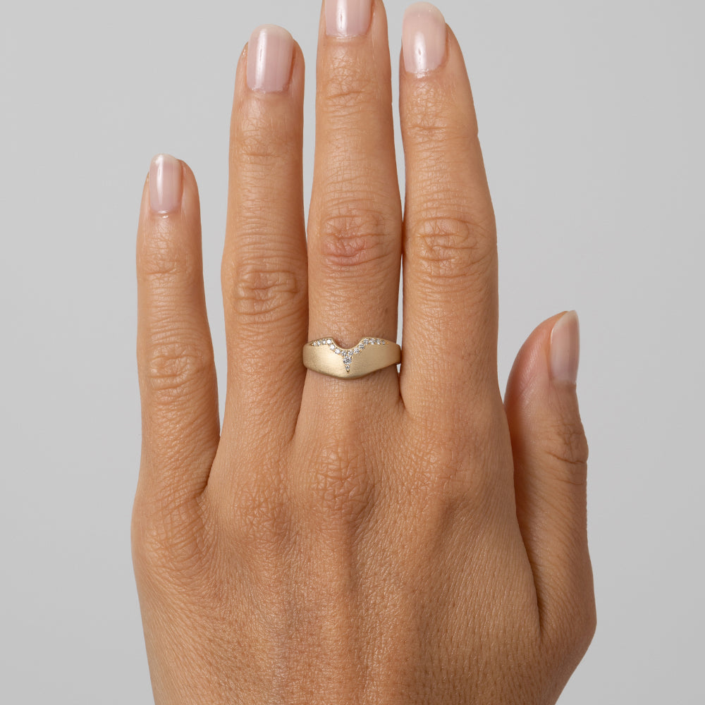 Mini Shield P-R12-B 14K yellow gold band ring with shiny finish, small shield-shaped top detail