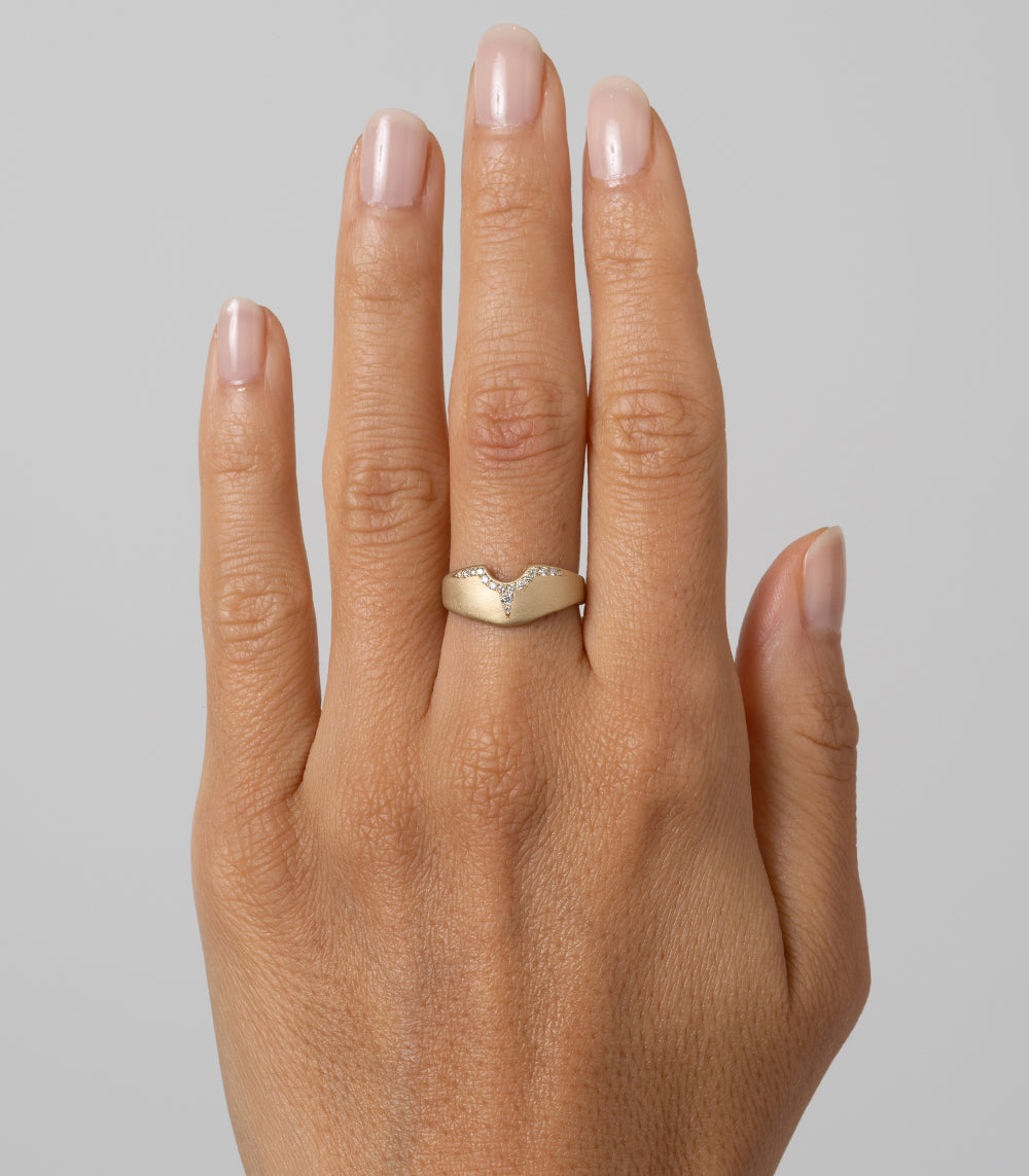 Mini Shield P-R12-B 14K yellow gold band ring with shiny finish, small shield-shaped top detail