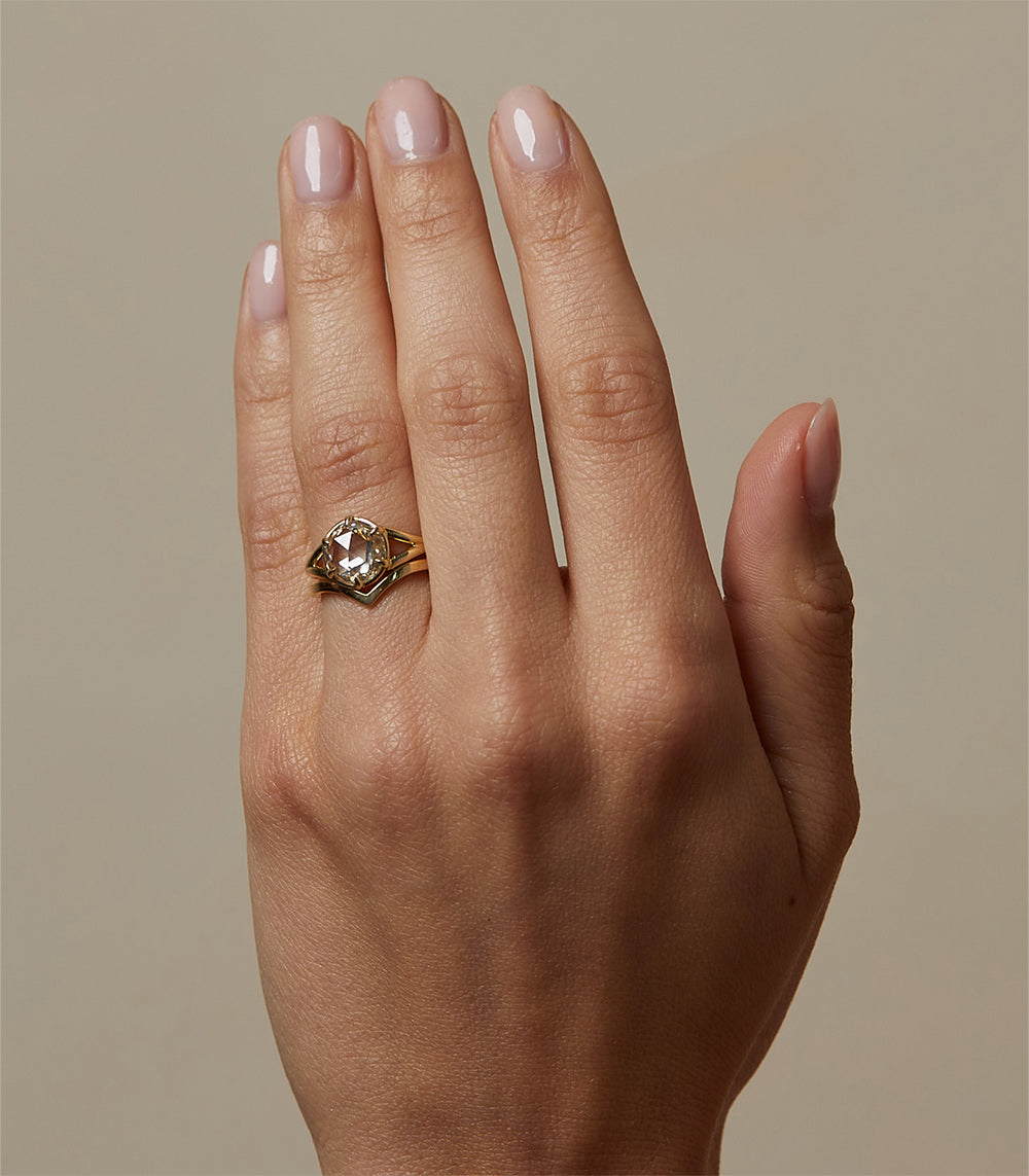 Marlow SK-R109-ND-RRC-CD-2.02 diamond ring in warm gold with round center stone on finger