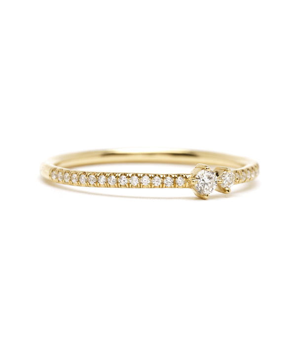 Confetti Band by EB-R13 ring in shiny 14K yellow gold with a centered diamond and pavé band
