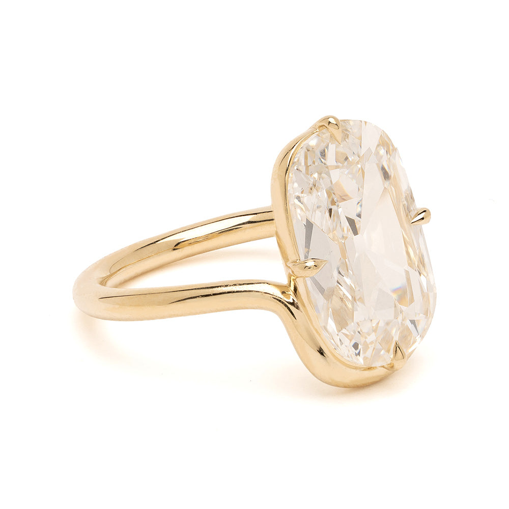 Onda Lite by Sofia Kaman unique engagement ring in gold with faceted oval center stone