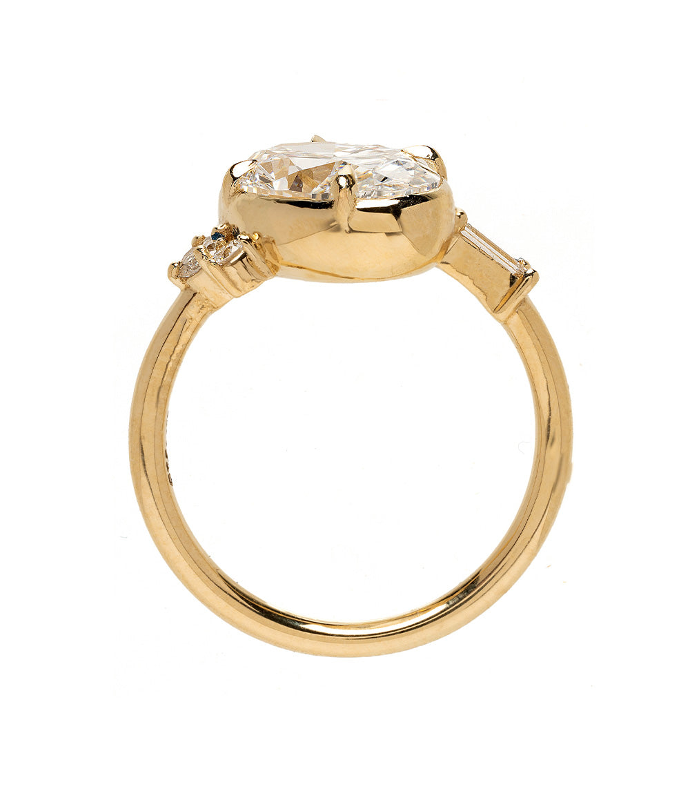 Sydney SK-R96-LGD-OC-3.01 gold 3 stone engagement ring with central round-cut diamond and side stones, bright sparkle.
