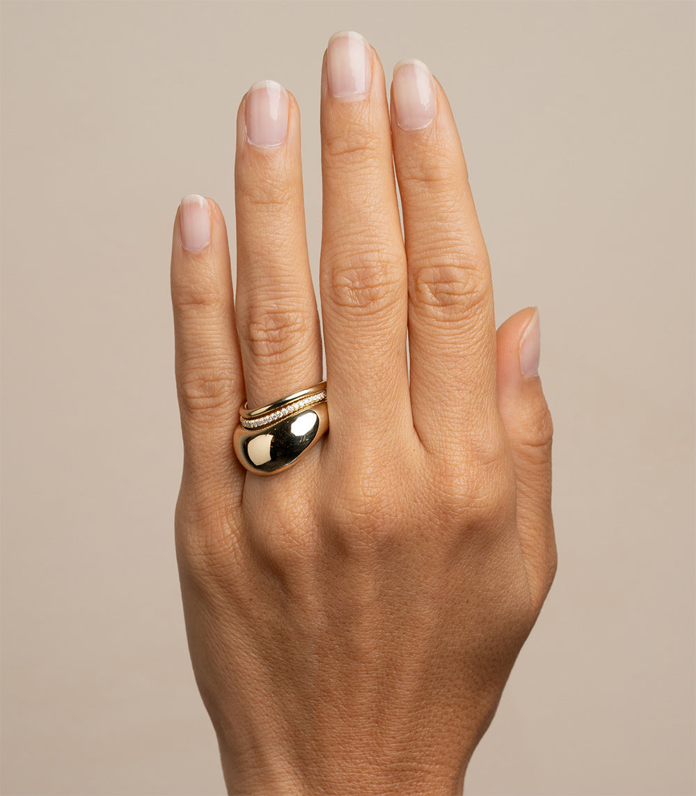 Mini Melt EGB-R18 band ring in 14K yellow gold with slim stacked diamond accents