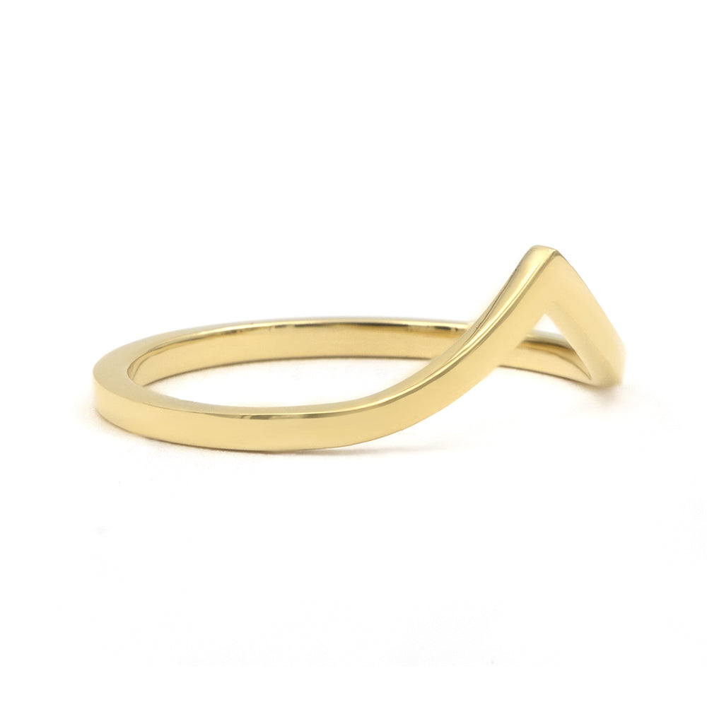 Chevron Band A-R39 14K yellow gold chevron design shiny finish ring band with raised chevron detail