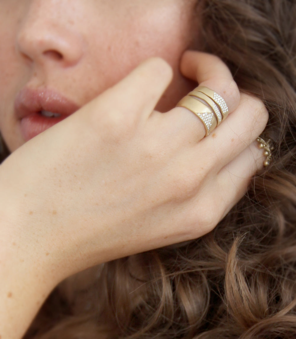 Torn Paper Band P-R1-Spot ring in 14K yellow gold, shiny band with torn-paper texture edge