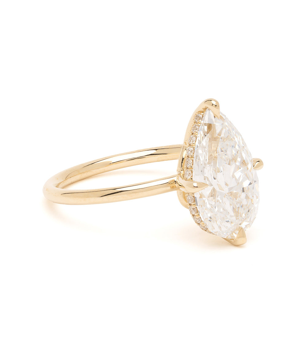 Annika by Sofia Kaman engagement ring in yellow gold with a large faceted clear gemstone