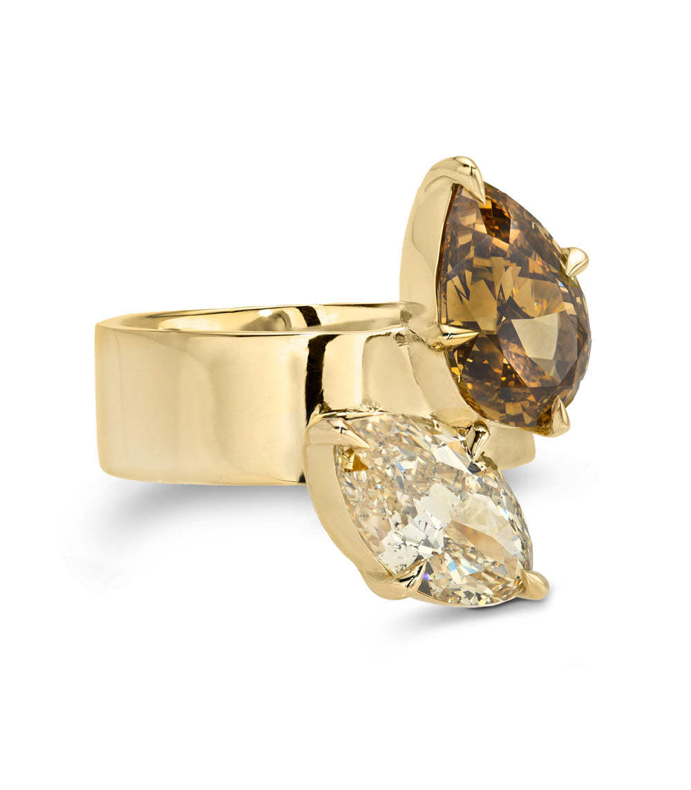Ashton Toi et Moi Sofia Kaman 2 stone engagement ring in gold, asymmetrical engagement ring with marquise stones