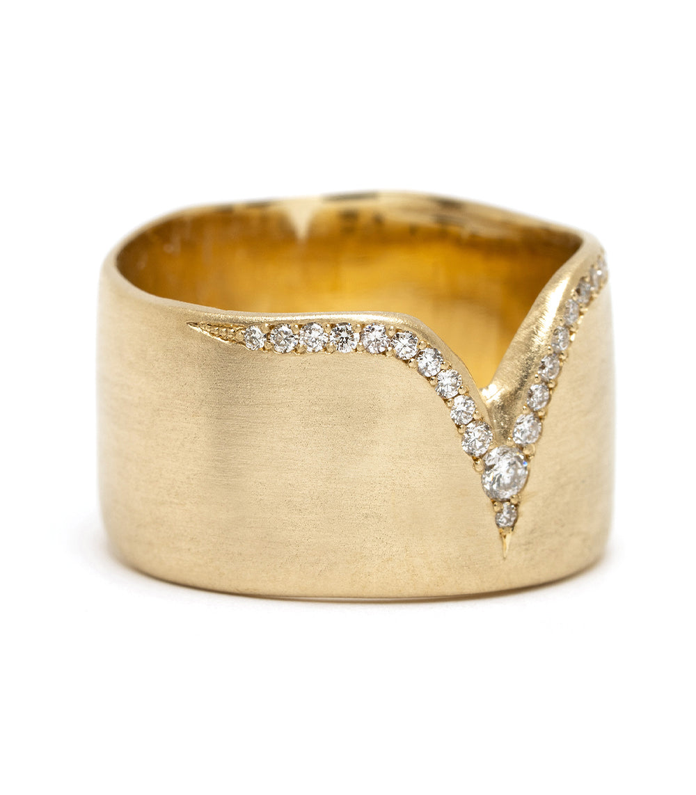 Glacier Point II by P-R14-B 14K yellow gold band with shiny V-shaped diamond setting, understated