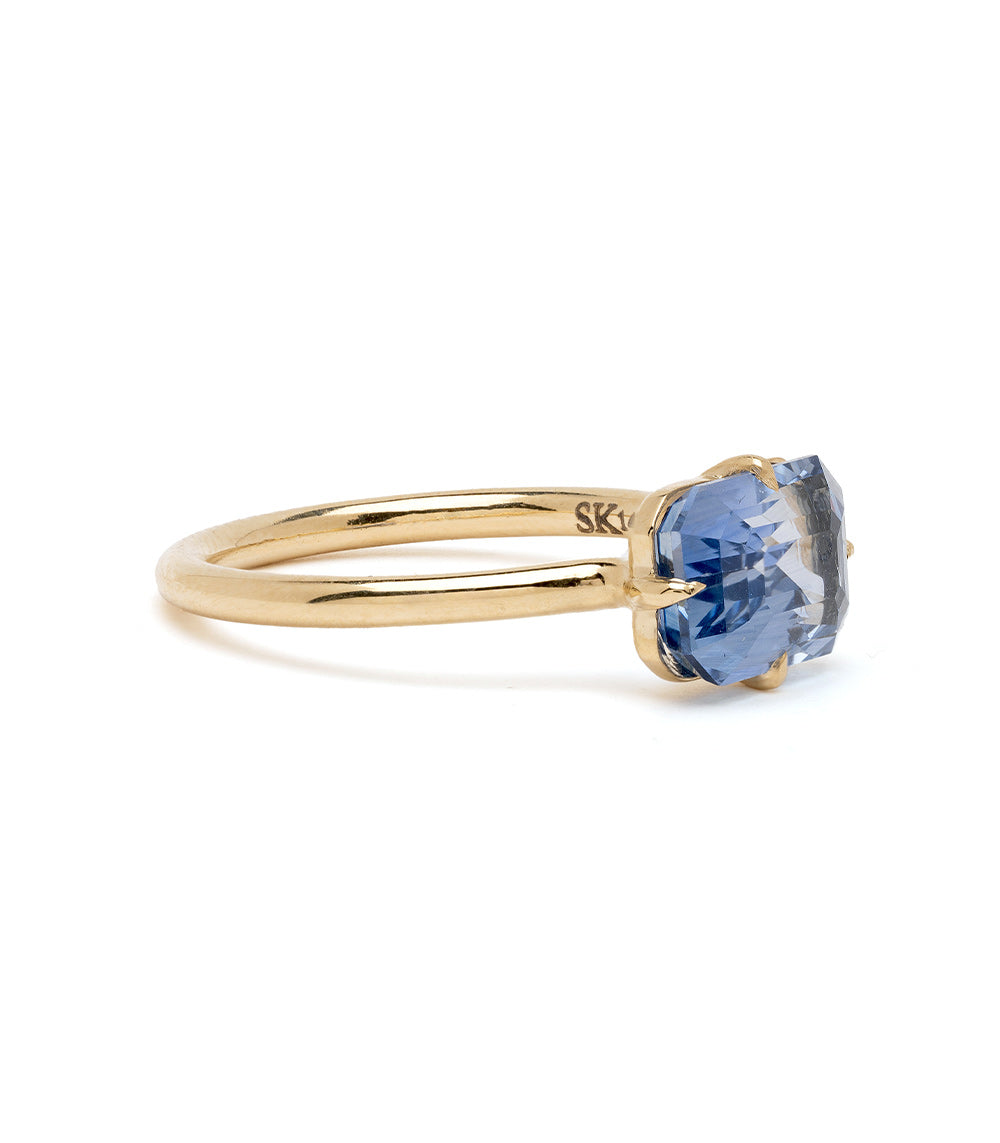 Billie SK-R94-BS-EW-EC-3.00 ring in gold with large blue stone solitaire setting