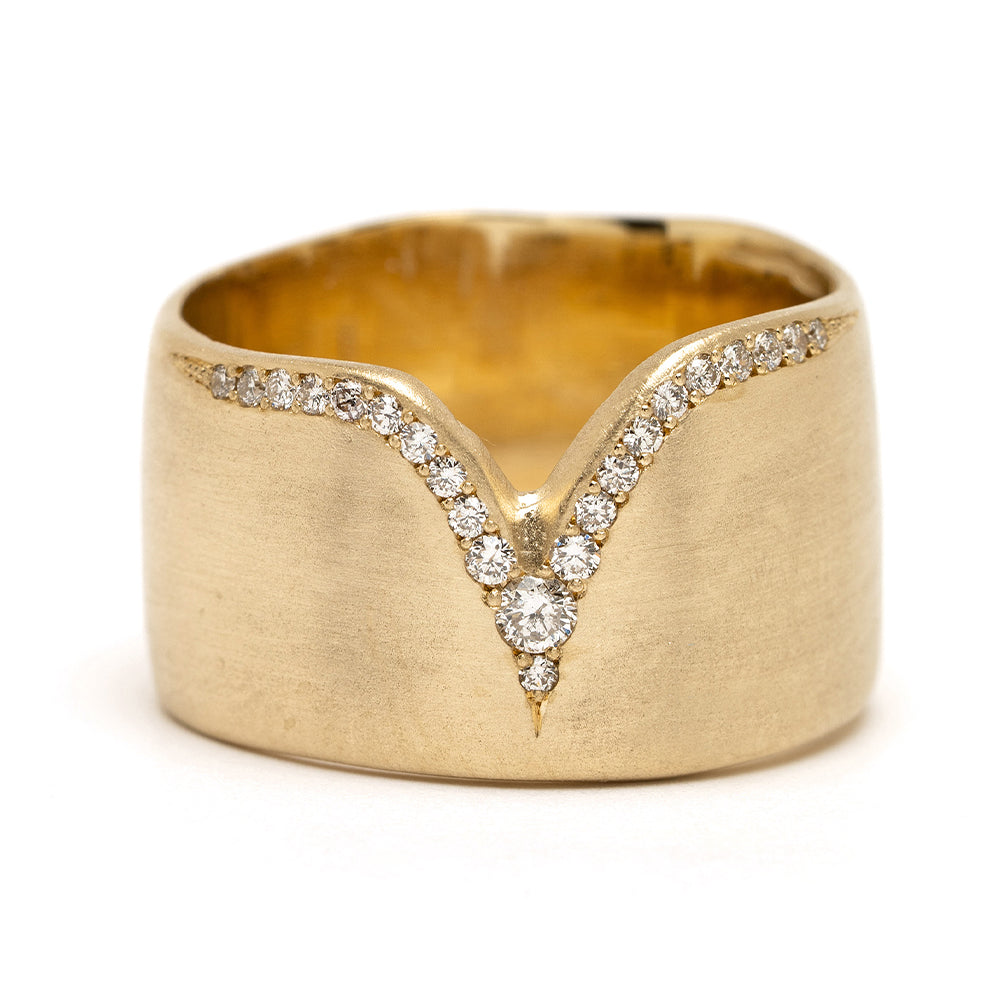 Glacier Point II by P-R14-B 3 stone engagement ring in 14K yellow gold, understated diamond V