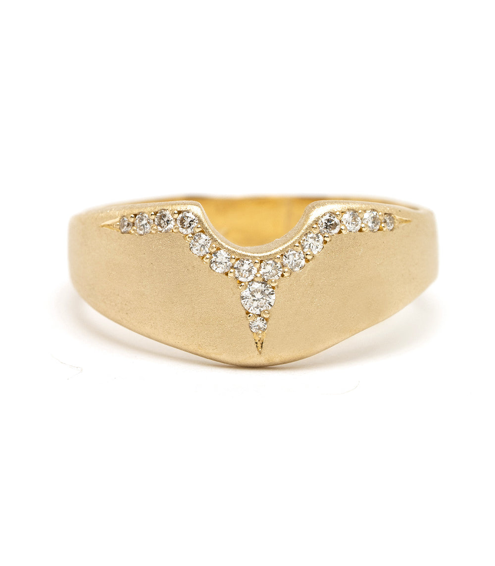 Mini Shield P-R12-B ring in 14K yellow gold with shiny shield motif and pavé diamonds