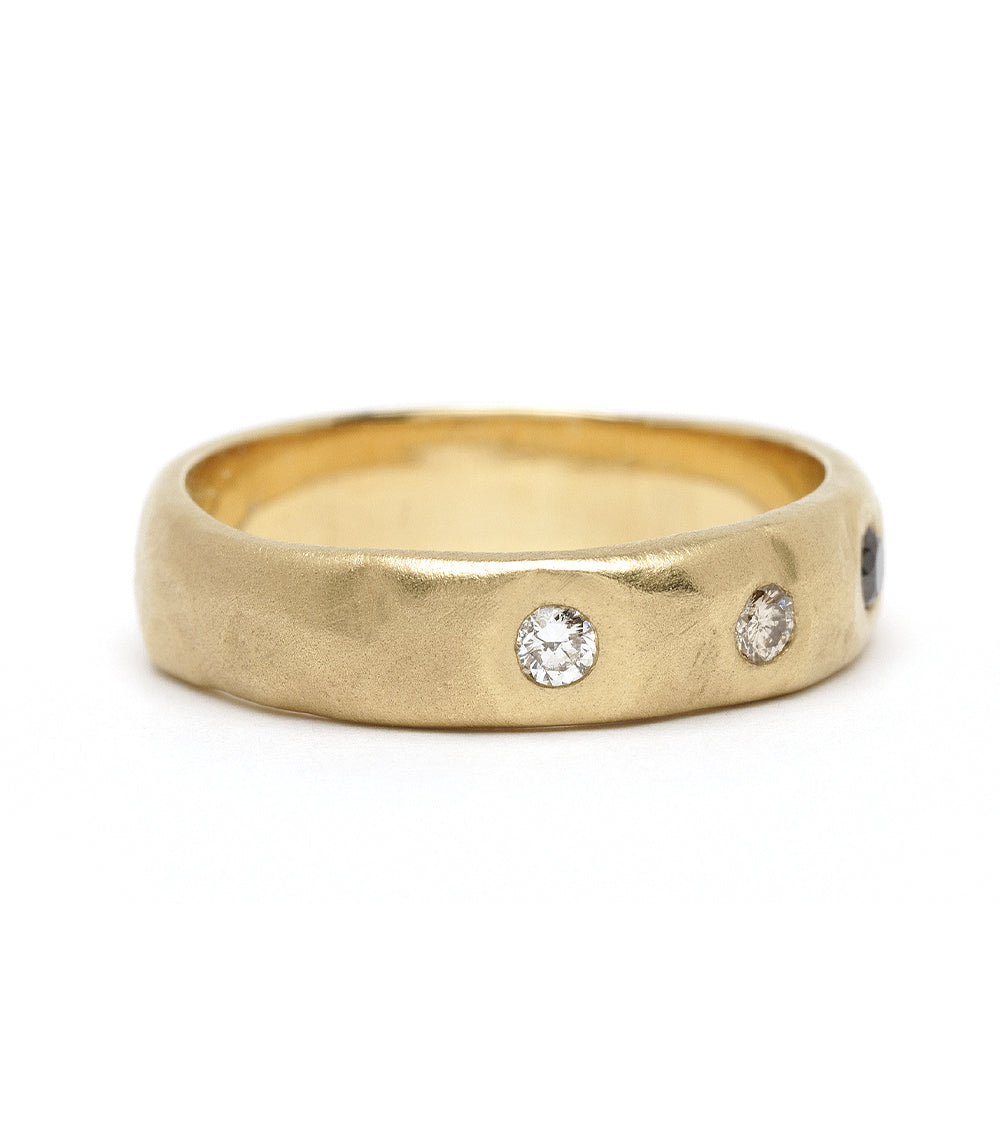 Dusk till Dawn GN-R3 understated 2 stone engagement ring in shiny gold with two round diamonds
