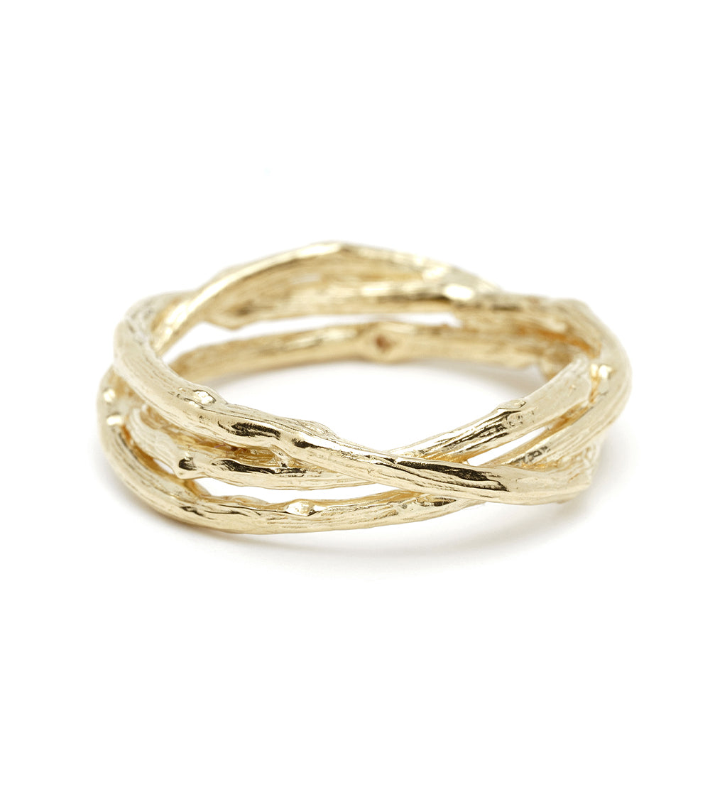 Woven Branches M-R5 ring band in shiny gold with woven branch texture and split shank detail.