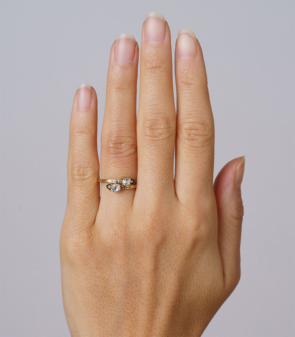 Crossover Toi et Moi by SK-R98 2 stone engagement ring in gold with two round diamonds